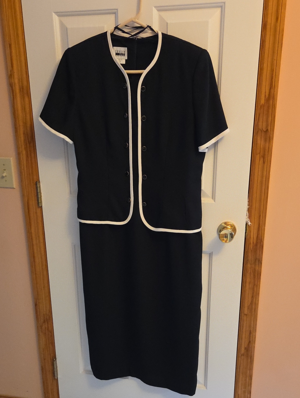 Leslie Fay Black Short Sleeved Formal Dress with White Trim  Size 14 Worn Once